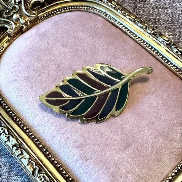 Vintage Gold-Tone Enamel Leaf Brooch Green Burgundy Navy Accents - Picture 5 of 7